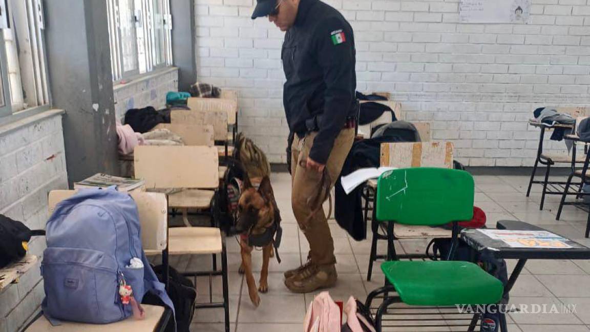 Durante Operativo Mochila en Torreón detectan objetos peligrosos entre estudiantes