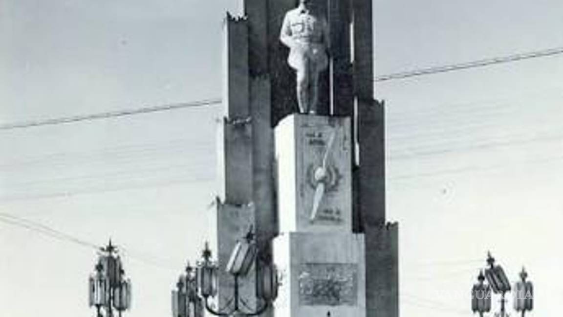 $!Así lucía en su antigua ubicación la estatua del aviador.