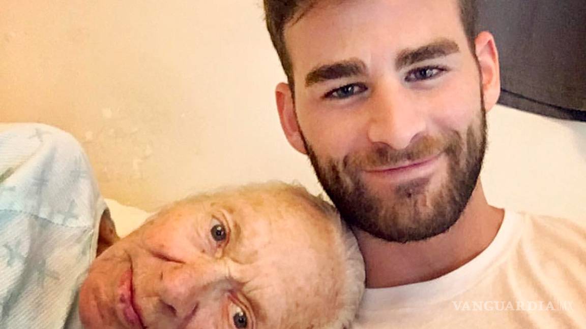 $!Adoptó a anciana enferma de leucemia para que no pasara sola sus últimos días