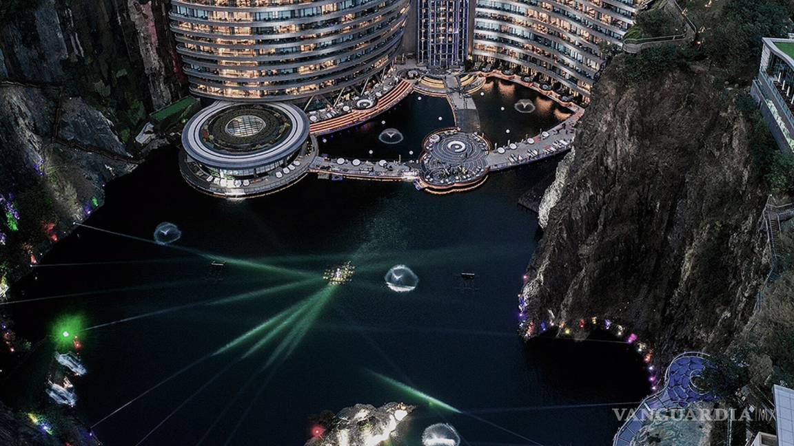 $!Shimao Wonderland, un majestuoso hotel que no fue construido hacia arriba, sino hacia abajo