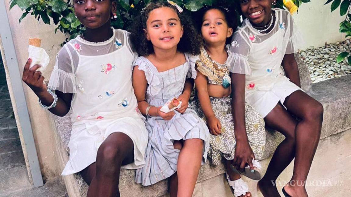 $!La leyenda del pop también habló sobre cómo sus hijos mayores se adaptaron a su familia en ese momento.