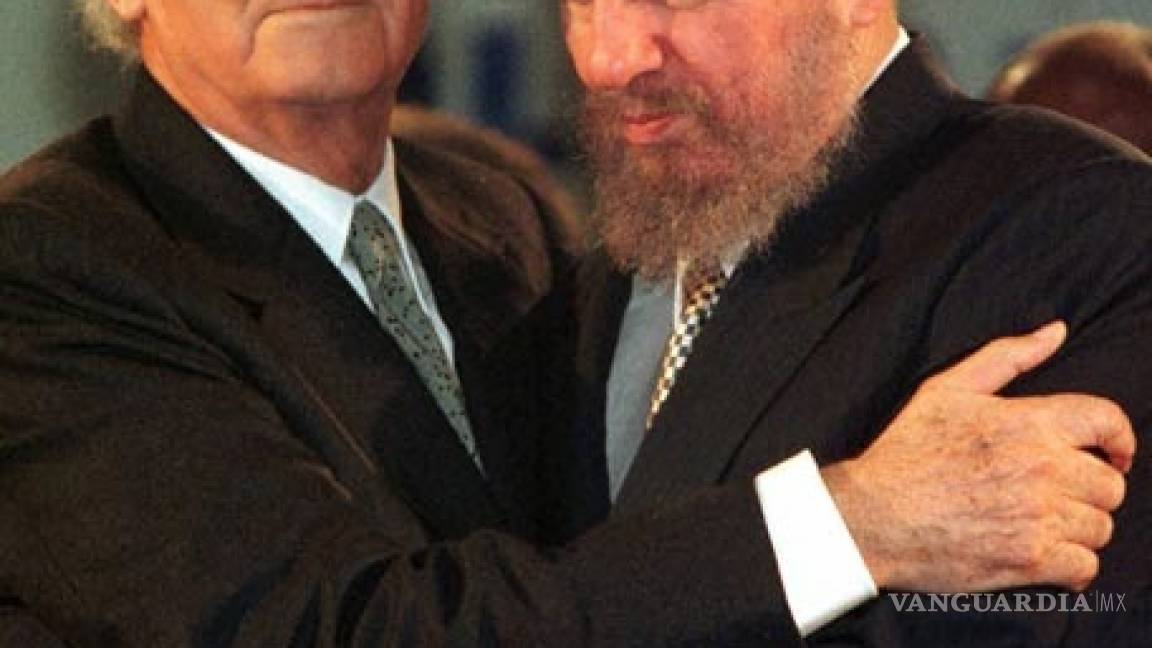 $!Fotogalería de Fidel Castro con intelectuales y famosos