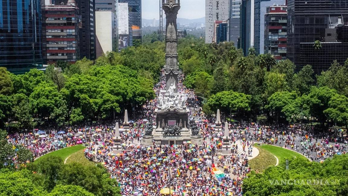 Marcha LGBT+ culmina con éxito en la Ciudad de México