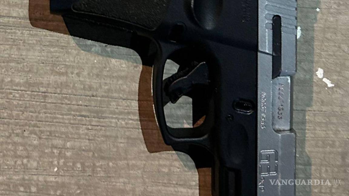 $!Detienen a dos hombres en Juárez, Nuevo León, con armas de uso exclusivo