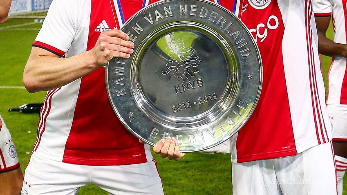 Ajax se corona monarca del futbol holandés