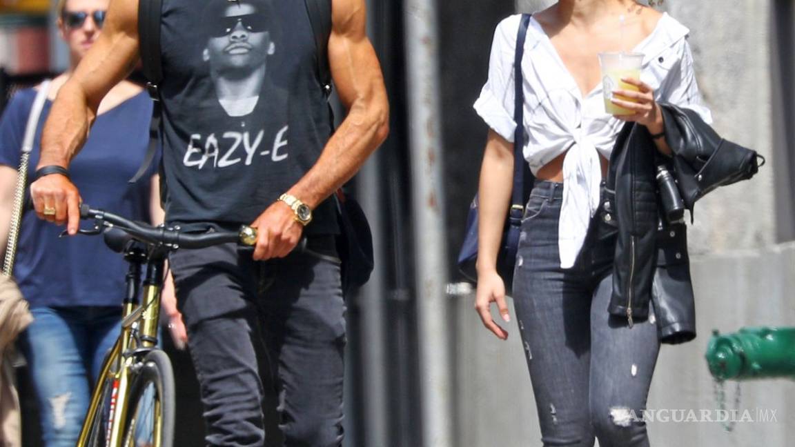 $!Justin Theroux es fanático de esta cantante latina y lo demuestra con esta playera