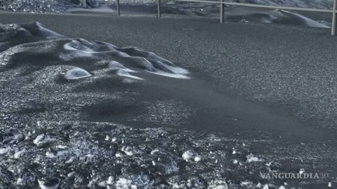 $!Cayó nieve negra y tóxica en Rusia