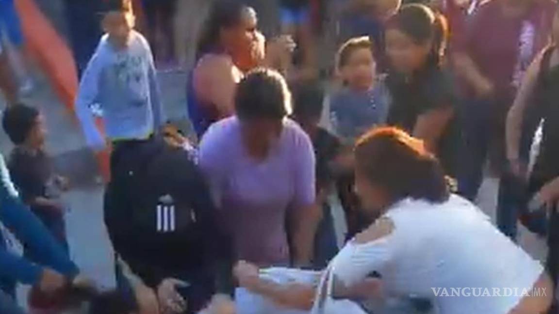 Madres de familia se lían a golpes en la Ciudad Deportiva de Saltillo