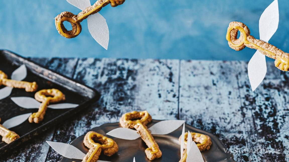 $!Foto del resultado de las galletas de llaves aladas. EFE/Editorial Salamandra