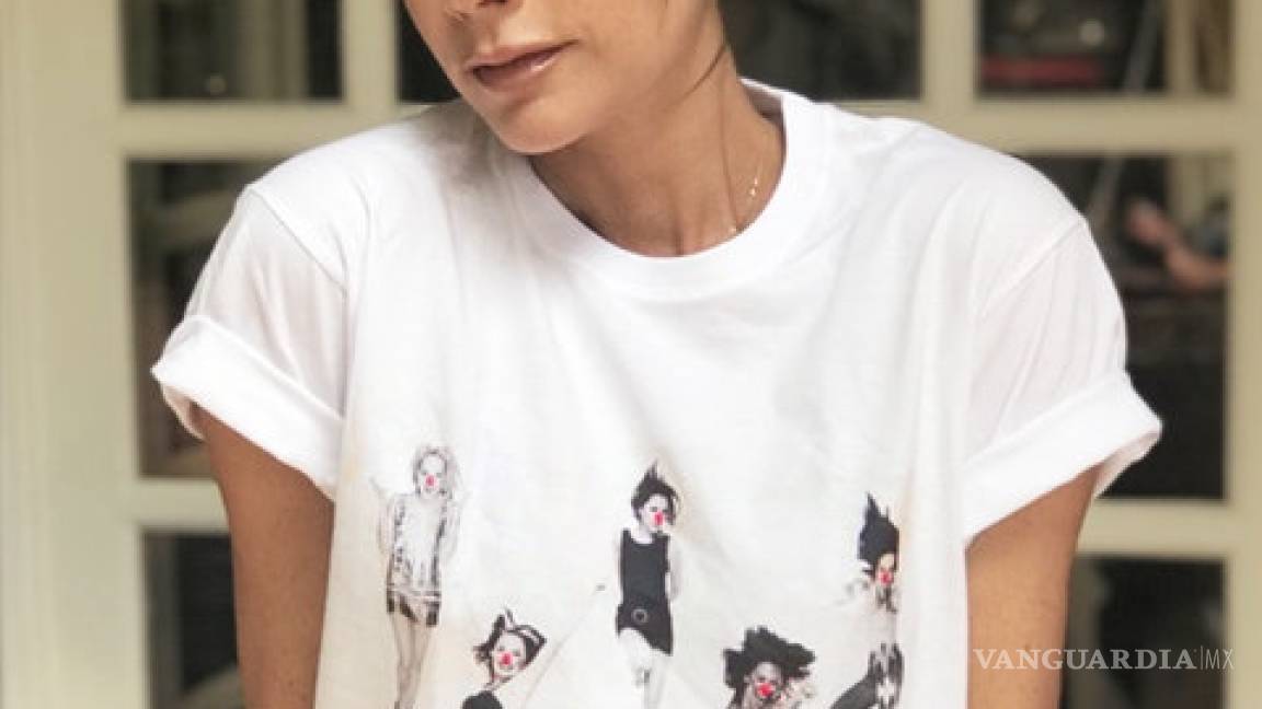 La camiseta que todas las fans de las Spice Girls van a querer, ¡y la diseñó Victoria Beckham!
