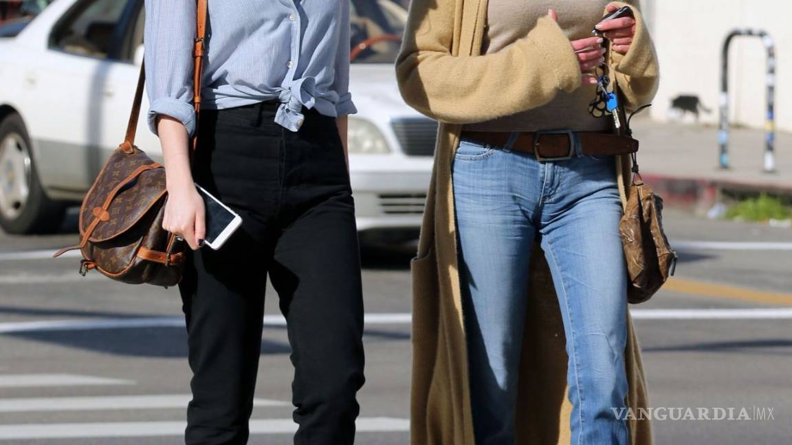 $!Dakota Johnson: Nominada a lo peor del cine, pero calificada con 100 por su ‘street style’