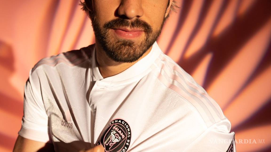 Pizarro presenta la nueva playera de local del Inter de Miami