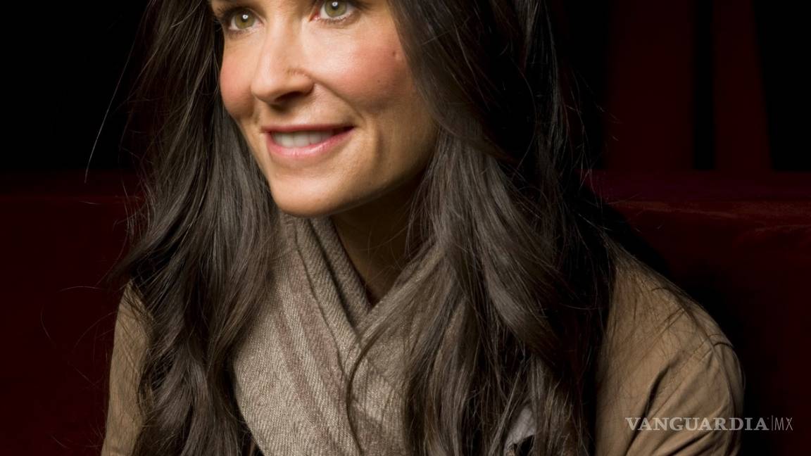 $!Demi Moore se desnuda a los 56 y es portada de Harper's Bazaar