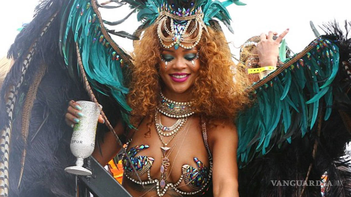 Para la cantante Rihanna su vida es un carnaval