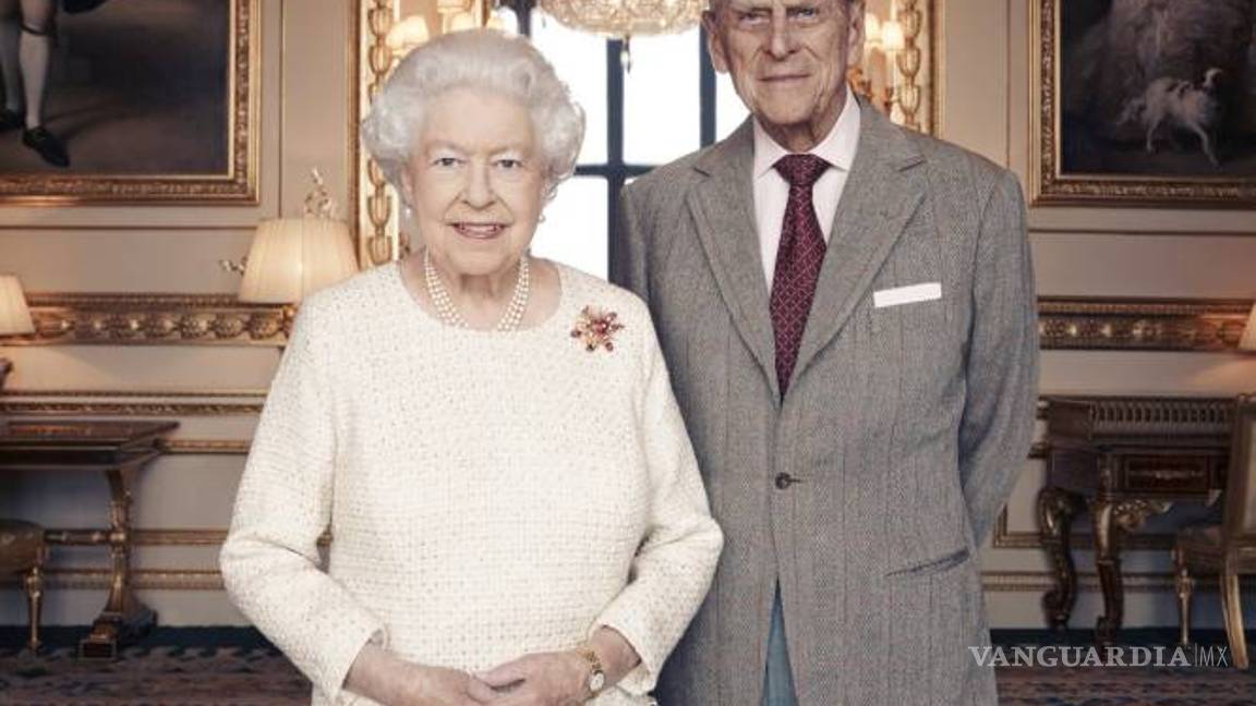 $!¡Un año más! La Reina Isabel II y Felipe de Edimburgo celebran 73 años de matrimonio