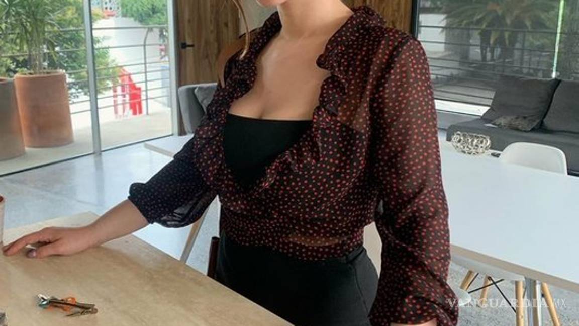 $!Estefanía Veloz de Canal Once ahora critica a Brozo por hablar de vacunas