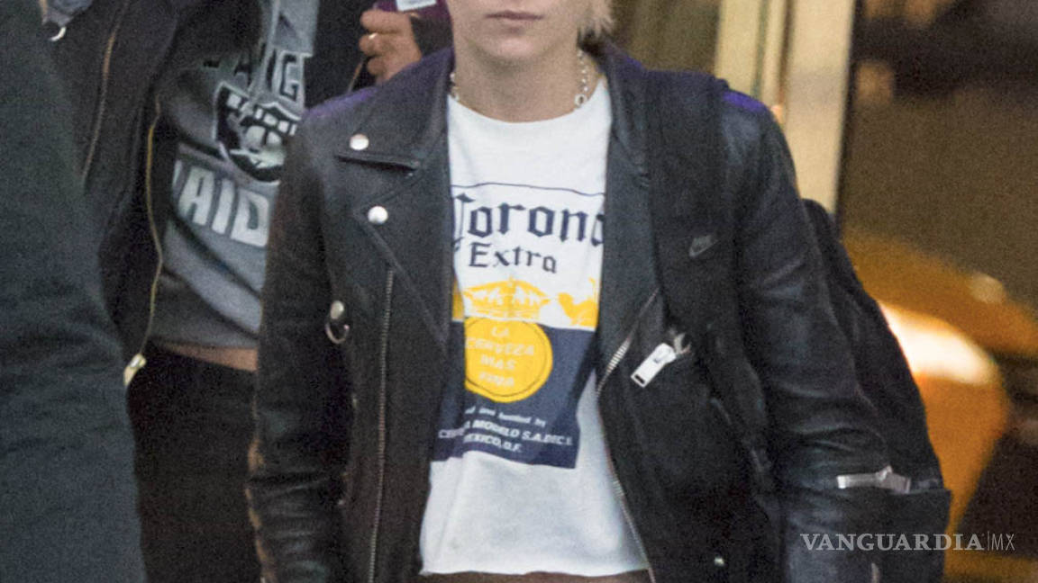 Kristen Stewart y su novia se reunen con Josh Hutcherson en NY; vestía una playera con logo de Corona