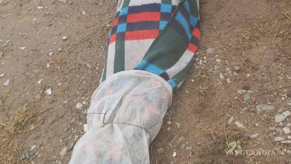 Abandonan cadáver encobijado en ejido La Concha de Torreón
