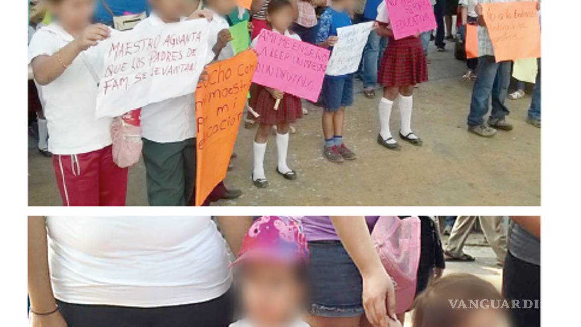$!La CETEG saca a niños de kínder y los pone a marchar