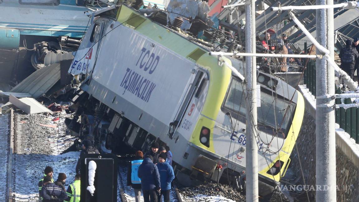 $!Choque entre un tren de alta velocidad con una locomotora deja 9 muertos y 47 heridos en Ankara