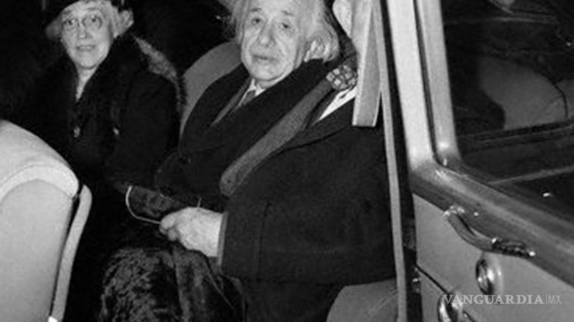 $!¿Por qué Albert Einstein sacó la lengua en esta foto?