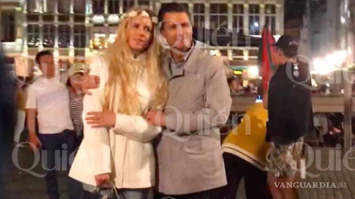 $!Tania Ruiz y Enrique Peña Nieto, piden a turistas que les tomen foto durante su viaje a Bruselas (VIDEO)