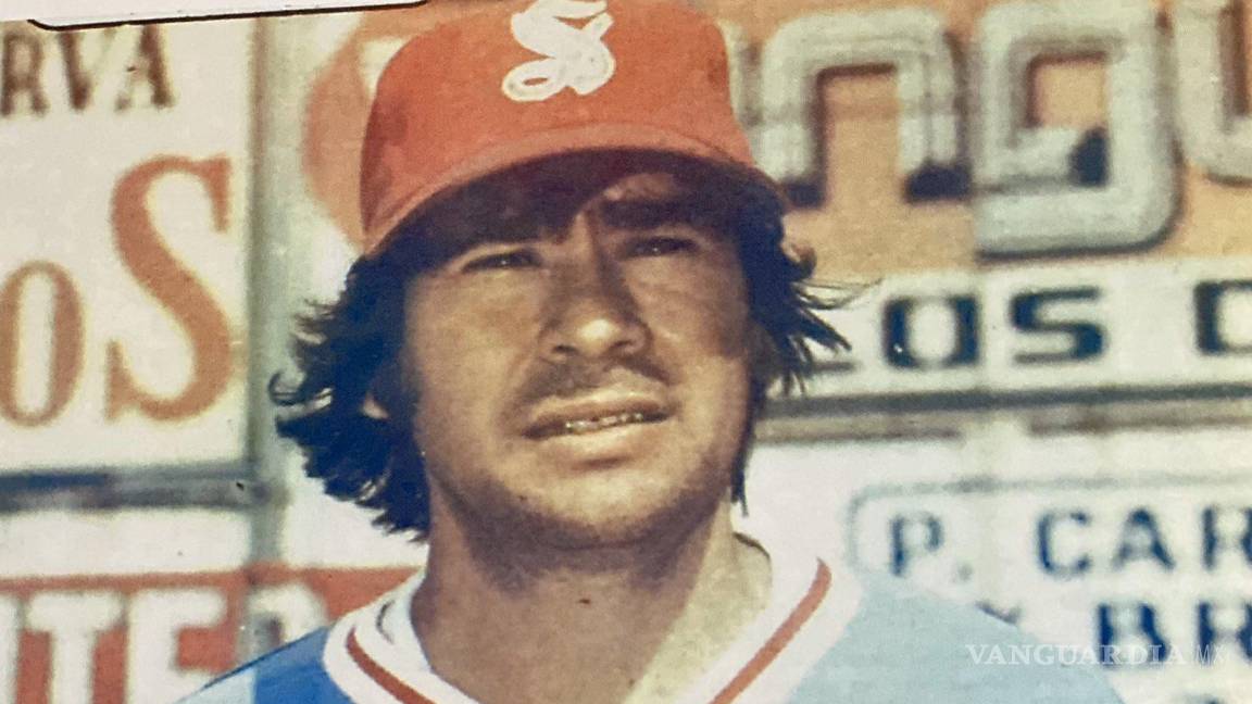 $!El número 5 de Gabriel Lugo fue retirado en su honor.