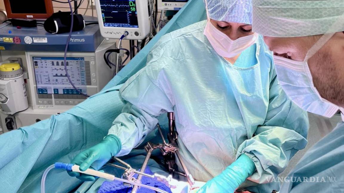 $!La “unicornio mexicana” se pasó la noche de este 24 y 25 de diciembre en el quirófano de un hospital de Viena, Austria, y atendiendo a sus pacientes.