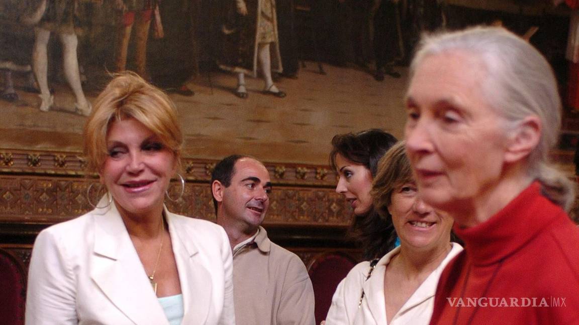 $!Jane Goodall, a la derecha y la baronesa Thyssen, de blanco a la izquierda.