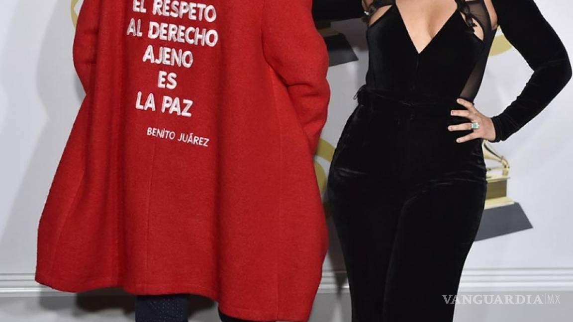 Esposo de Alicia Keys porta en los Grammy frase de Benito Juárez