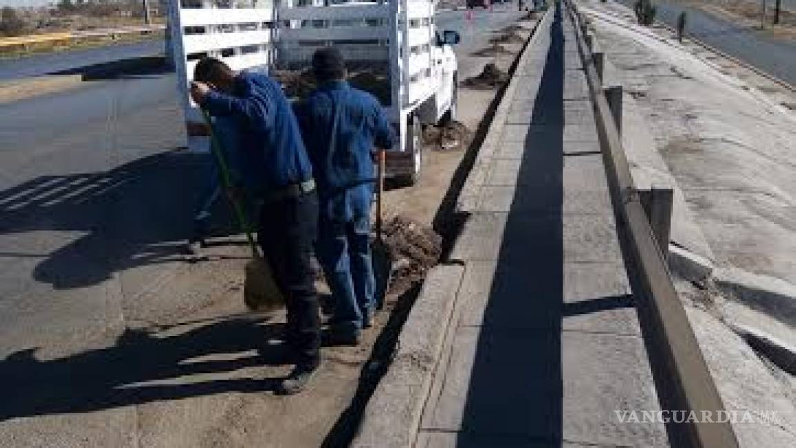 Servicios Públicos de Torreón realiza trabajos en el Periférico RLS