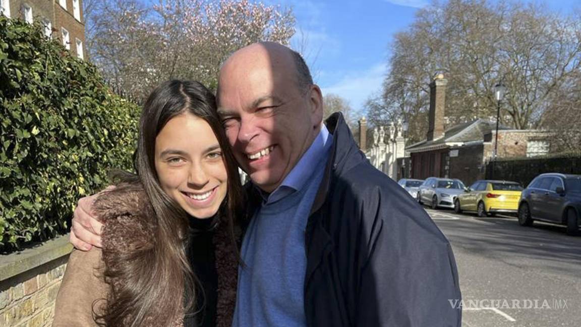 $!Una foto sin fecha proporcionada por la familia a través del Grupo Tancredi el 23 de agosto de 2024 muestra a Hannah (izq.) y Mike Lynch.