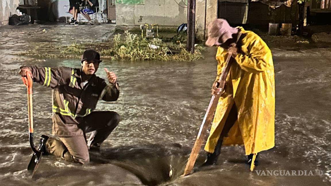 Torreón: destapar alcantarillas es un trabajo peligroso y desagradable, afirma Joshua ‘Santa Fe Clon’