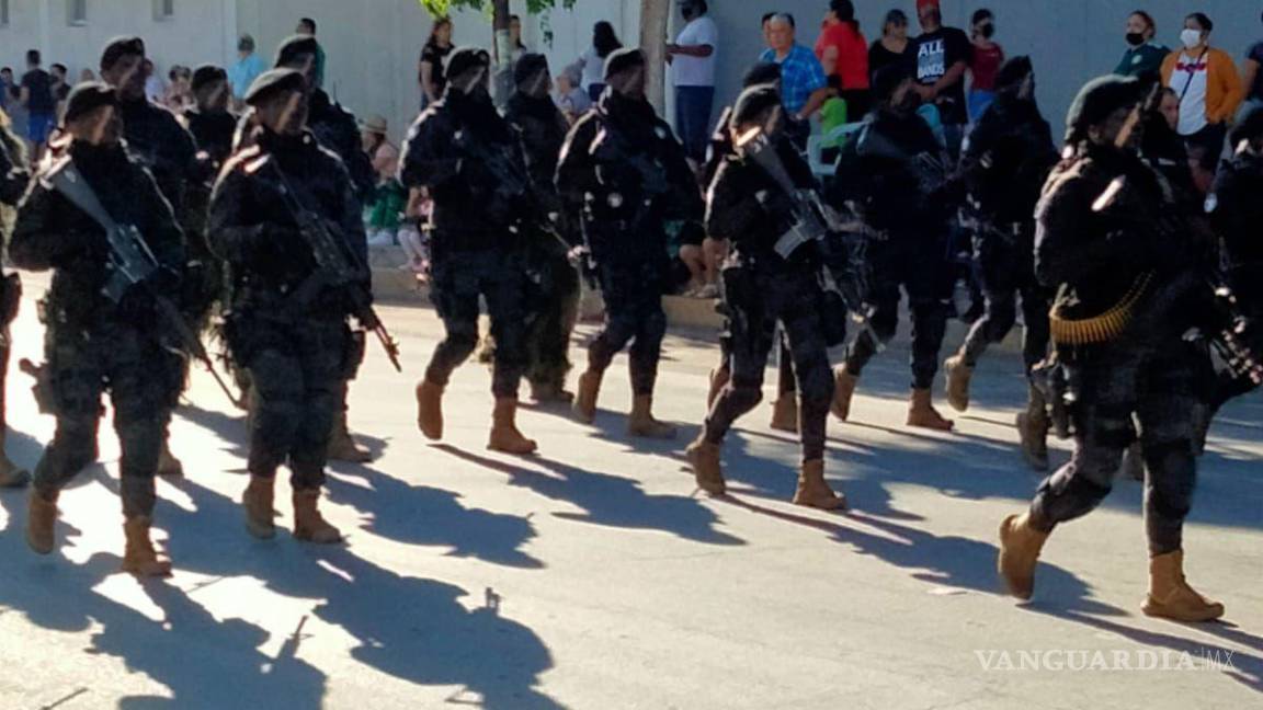 Policía de Torreón destaca en el desfile militar con sus unidades Black Mamba, motocicletas y escuadrón canino