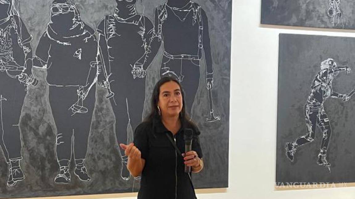 $!El feminismo y la lucha contra la violencia son plasmados en bordados realizados por la artista Tania Candiani.