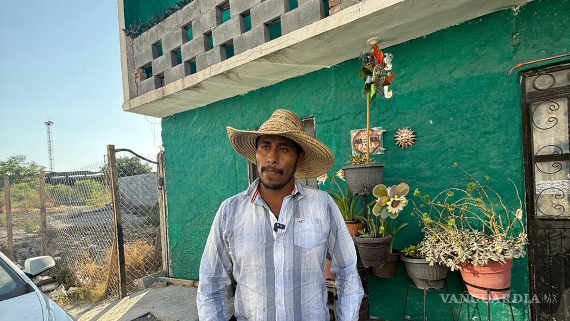 $!Carlos viaja desde Zimapantongo para vender artesanías y preservar tradiciones.