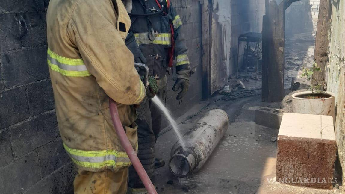 Milagrosamente, dos menores resultan ilesos tras incendio en vivienda de Ramos Arizpe