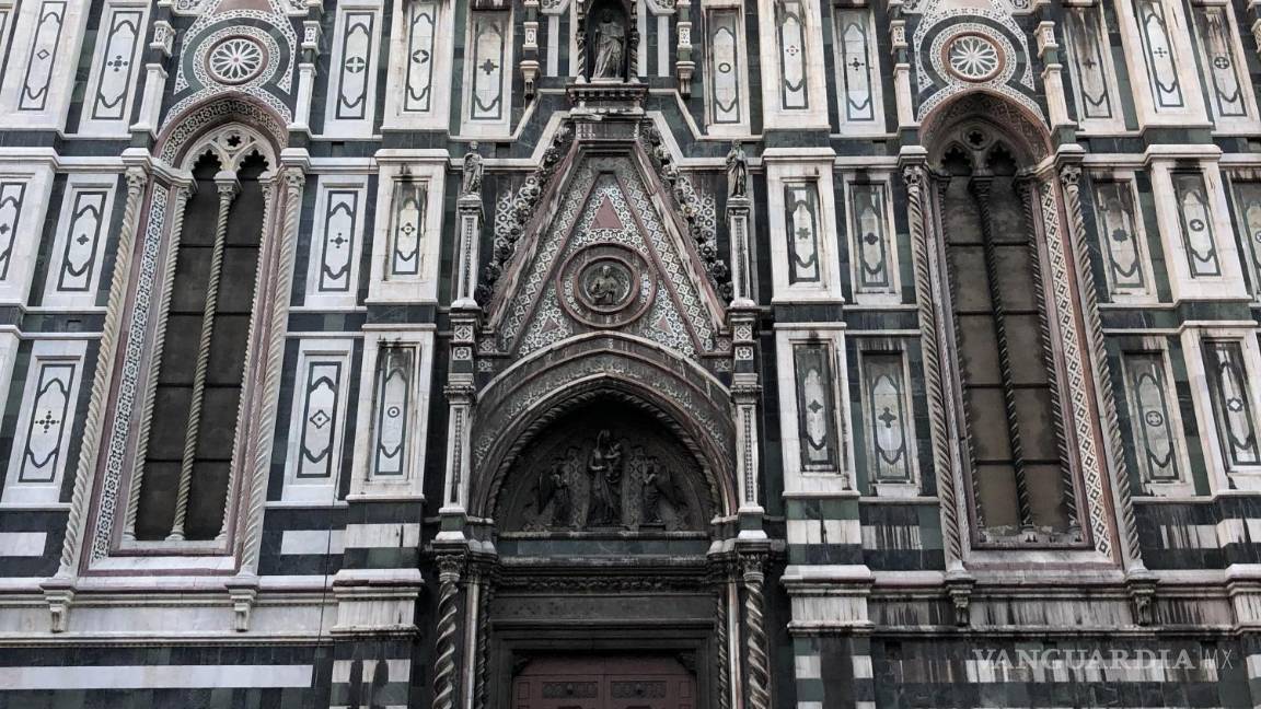 $!Las esculturas de mármol de la Puerta dei Cornacchini de la catedral de Florencia tuvieron una apariencia muy diferente en el siglo XIV.