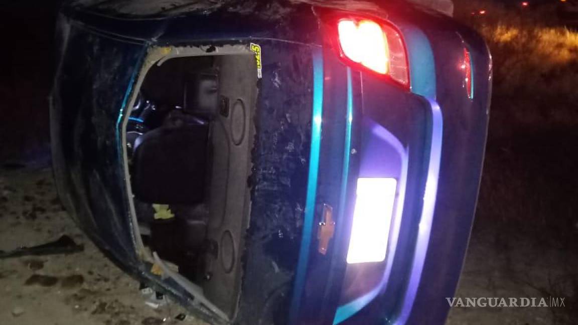 Reportan tres heridos en volcadura sobre carretera Los Pinos en Ramos Arizpe