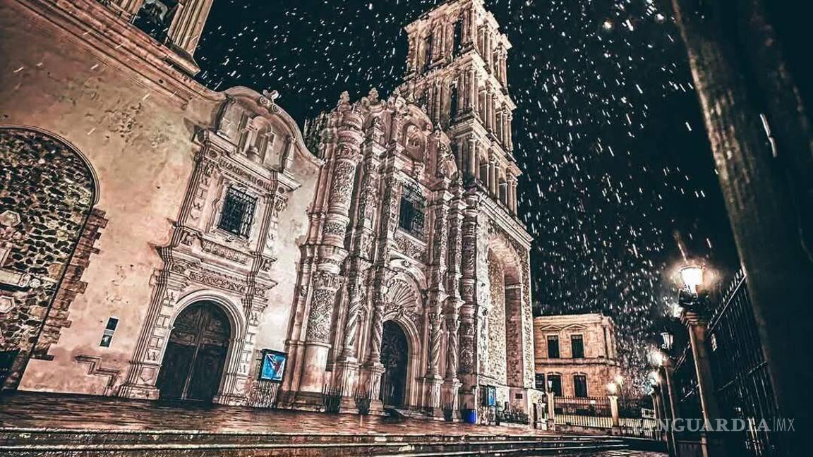 $!El centro de Saltillo amaneció cubierto de aguanieve, mientras las principales vialidades se mantuvieron resbaladizas durante la mañana.