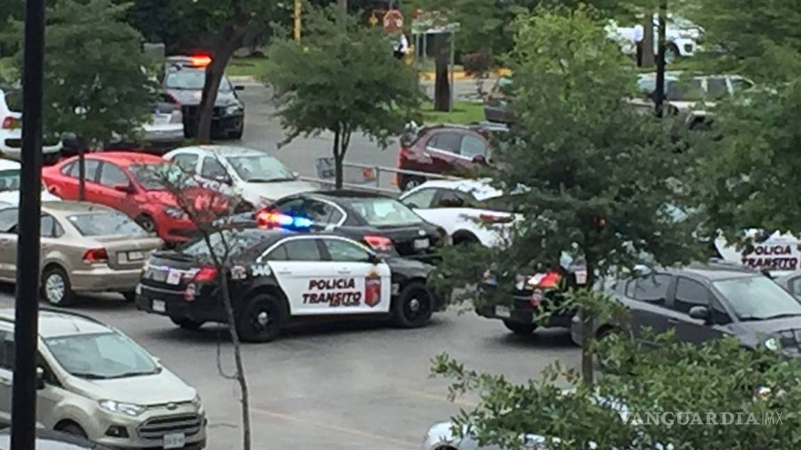 $!Ejecutan a uno en estacionamiento en San Pedro, Nuevo León
