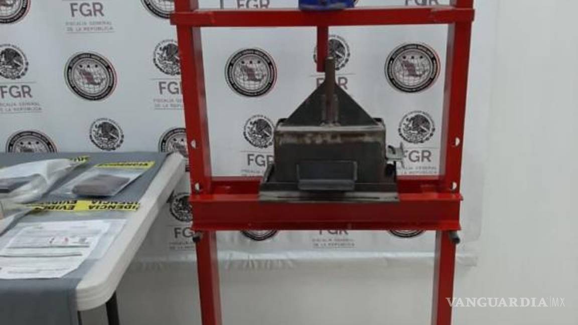$!En el lugar también se aseguró una prensa hidráulica, informó la Fiscalía General de la República (FGR).