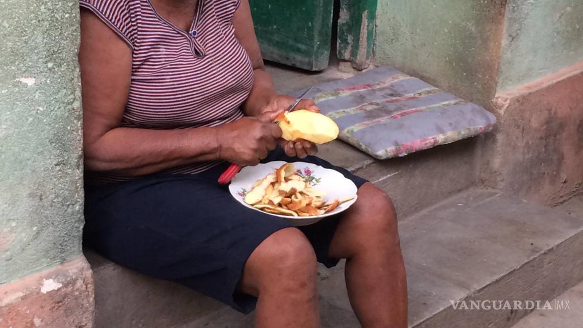 $!Una mujer en La Habana vieja.