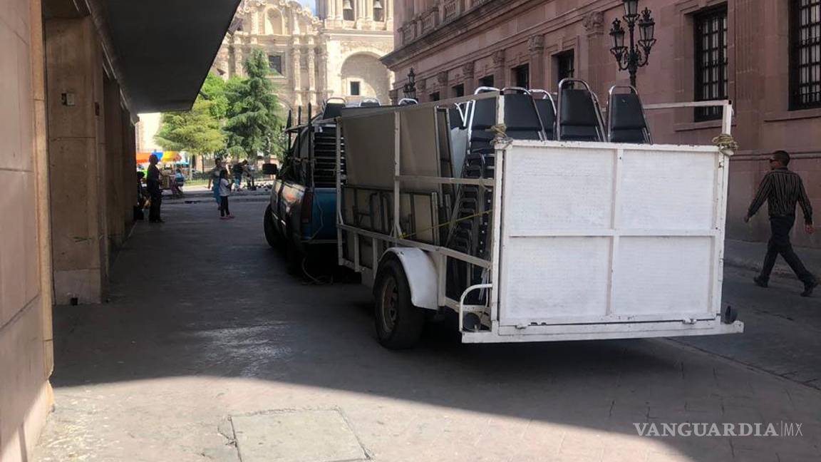 $!A un lado de palacio; ¿Y a ellos quién los infracciona?