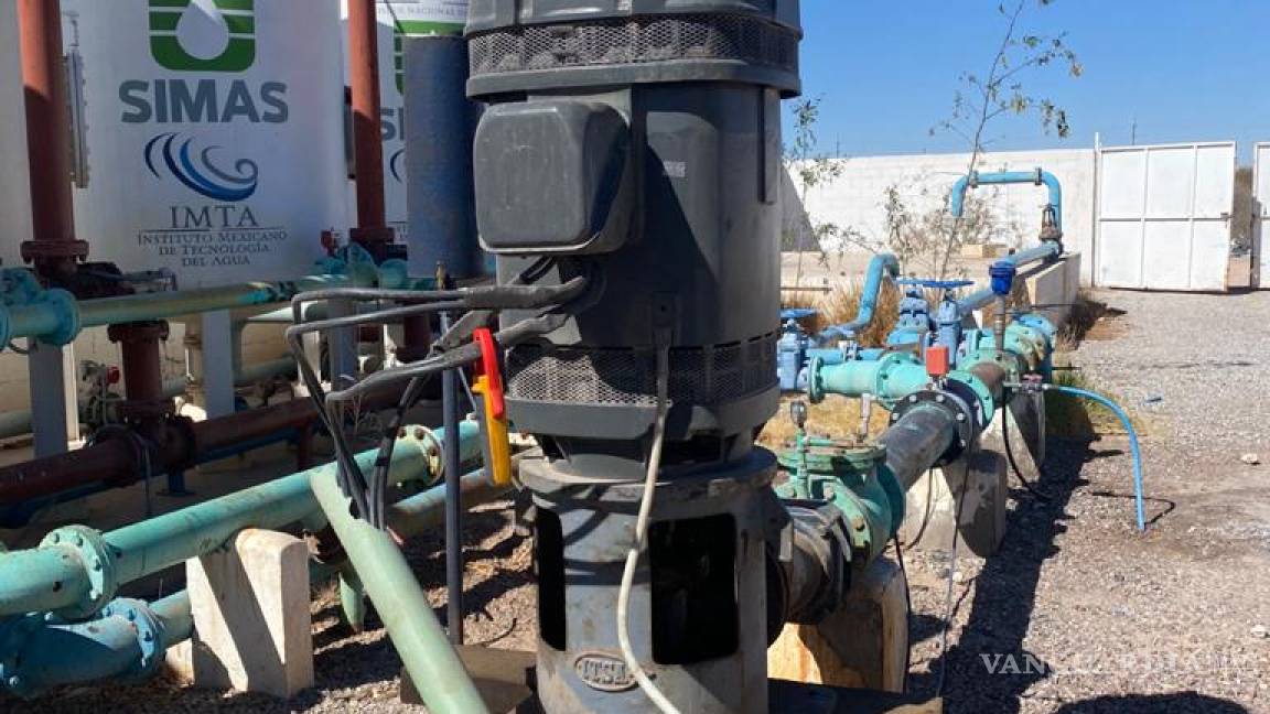 Trabaja SIMAS Torreón en reparación de bomba de Paso del Águila tras apagón