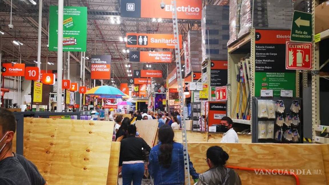 $!Compras de pánico y toque de queda en Quintana Roo por Delta (sigue su trayectoria en vivo)