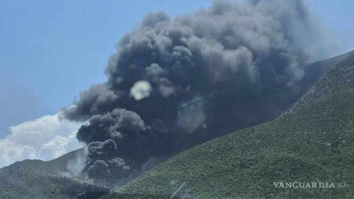 $!Columna de humo visible tras el siniestro en el molino Sol y Luna.