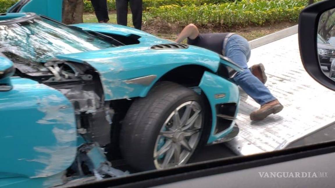 Presumía en redes sociales su Koenigsegg CCXR, único en el mundo y valuado en 30 millones de pesos... ¡y lo choca!