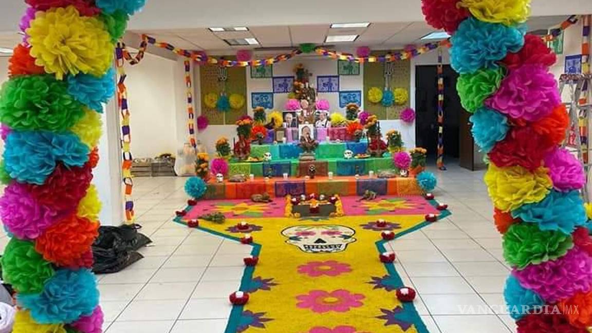 $!¿Ya viste estos altares en Saltillo? Dedicados a familiares, Walt Disney, Juan Gabriel, Cri-Cri y más (Fotos)