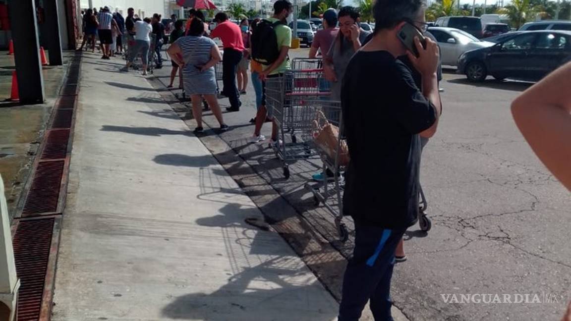 $!Compras de pánico y toque de queda en Quintana Roo por Delta (sigue su trayectoria en vivo)
